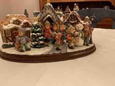 M.J. HUMMEL - CHRISTMAS VILLAGE - MADE BY DANBURY MINT - EXCELLENT CONDITION !