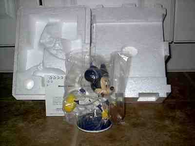 THE DANBURY MINT DISNEY NEW YORK YANKEES MINNIE MOUSE FIGURINE NEW WITH COA