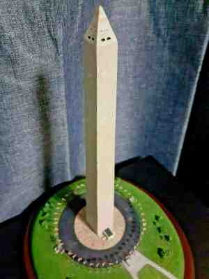 Washington Monument Danbury Mint souvenir building porcelain replica