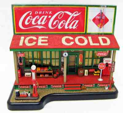 Lightening ceramic Coca Cola Country Store Clock Danbury Mint 