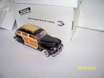 Danbury Mint 1942 Chrysler Town and Country wagon MIB Nice !