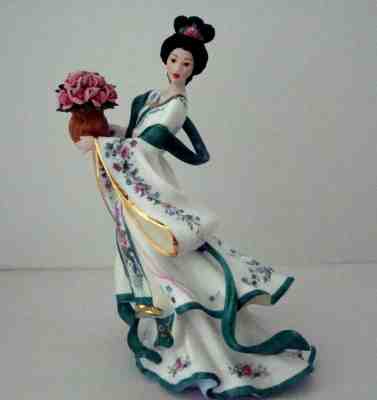 Danbury Mint THE ROSE PRINCESS by Lena Liu Fine Porcelain w/Gold 