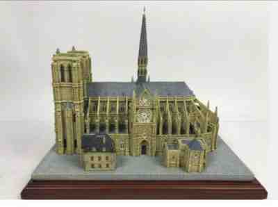 DANBURY MINT NOTRE DAME HISTORIC CATHOLIC CHURCH SERIES SCULPTURE DIORAMA ORNATE