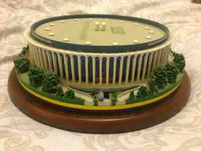 DANBURY MINT GREAT WESTERN FORUM NBA LOS ANGELES LAKERS FIGURE STADIUM REPLICA