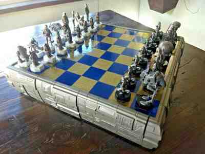Star Wars pewter chess set with storage board - 1993 Danbury Mint