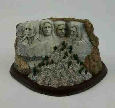 The Danbury Mint Mount Rushmore Keystone, SD
