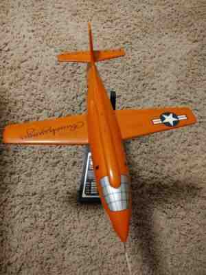 X-1 1/32 AUTOGRAPHED PLANE CHUCK YEAGER GLAMOROUS GLENNIS DANBURY MINT Desk Top 