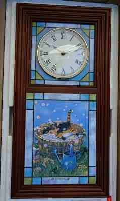 DANBURY MINT COMOCAL CATS ALL 4 SEASONS STAINED GLASS WALL CLOCK IN ORIGINAL BOX