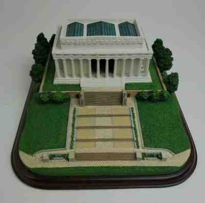 The Danbury Mint  The Lincoln Memorial Collector Statue 