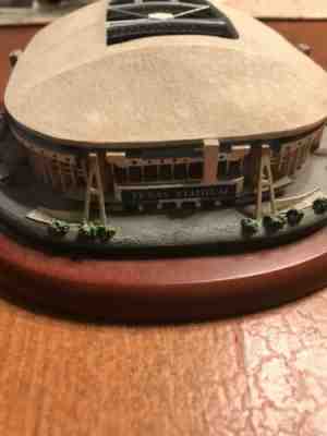 Danbury Mint Dallas Cowboys Texas Stadium Statue Figure Model NFL
