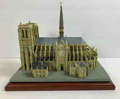 DANBURY MINT NOTRE DAME HISTORIC CATHOLIC CHURCH SERIES SCULPTURE DIORAMA ORNATE