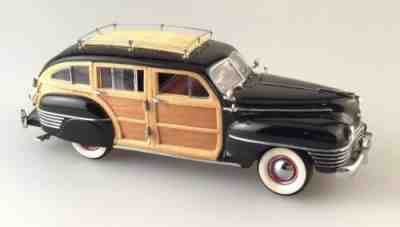 1942 Chrysler Town & Country, Diecast Car - Black - Danbury Mint 1:24 Scale