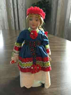 Bride Dolls from Around the World (Astrid from Sweden) Danbury Mint MIB