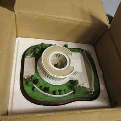 THE JEFFERSON MEMORIAL Replica Landmark Sculpture With Box NEW