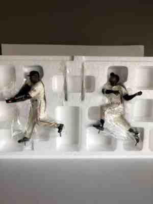 Willie Mays And Barry Bonds Danbury Mint. New In Box