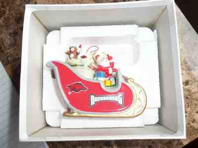  2009 DANBURY MINT ARKANSAS RAZORBACKS ORNAMENT (CHRISTMAS SLEIGH) NIB