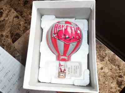 RARE 2004 DANBURY MINT ARKANSAS RAZORBACKS ORNAMENT (VICTORY BALLOON) NIB