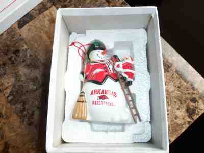  2013 DANBURY MINT ARKANSAS RAZORBACKS ORNAMENT (GAMEDAY SNOWMAN) NIB
