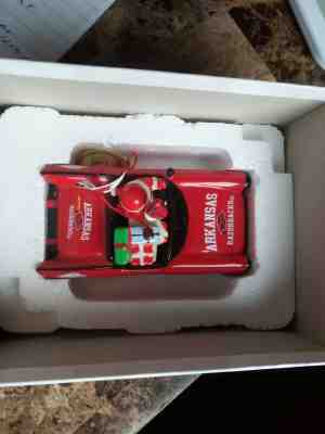  2011 DANBURY MINT ARKANSAS RAZORBACKS ORNAMENT (VICTORY CAR) NIB