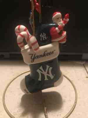 DANBURY MINT NEW YORK YANKEES CHRISTMAS ORNAMENT:2016 SANTA YANKEES STOCKING  