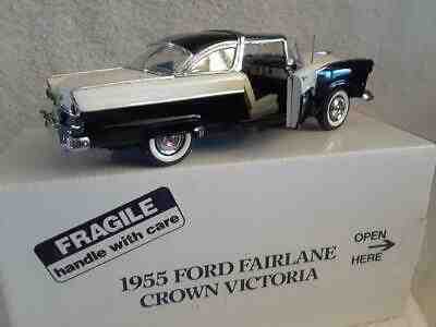 Danbury Mint Diecast Car Replica 1955 Ford Fairlane Crown Victoria
