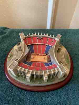 Price Drop! DANBURY MINT ASSEMBLY HALL INDIANA HOOSIERS BASKETBALL ARENA FIGURE