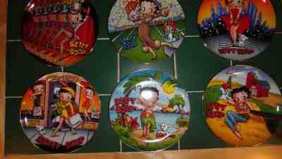 BETTY BOOP, 1994 DANBURY MINT, GOLD RIMS, SET OF 12  PLATES, LOOK NEW