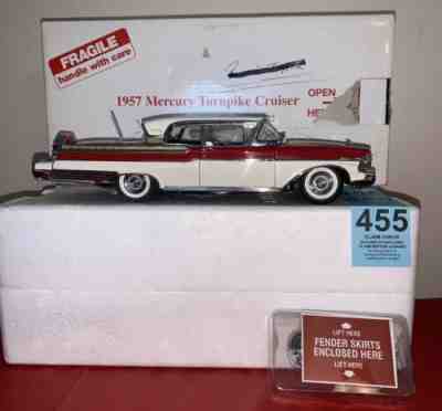 DANBURY MINT 1/24 SCALE 1957 MERCURY TURNPIKE CRUISER Die Cast Car Red And White