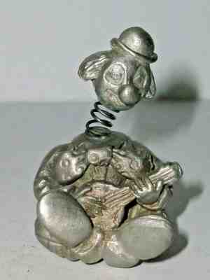 A PEWTER DANBURY MINT "CONVERSATION PIECE" THIMBLE -A CLOWN PLAYING BANJO- T.C.C