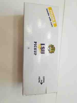 Danbury Mint 1:24 1953 Chevrolet Series 3100 Pickup LSU Tigers Tailgate