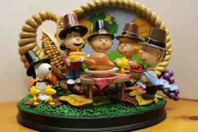 The Danbury Mint Peanuts Snoopy & Friends "HAPPY THANKSGIVING CHARLIE BROWN"