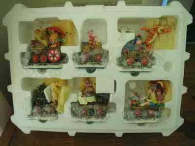 Danbury Mint Winnie The Pooh 100 Acre Wood 6 Piece Christmas Train Set w/box
