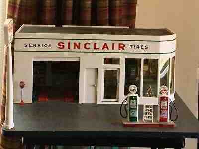 Danbury Mint Sinclair Gas Station Diorama 1:24 Scale 1950's Collectors
