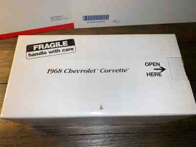 Danbury Mint Classic Cars 1:24 Scale Die Cast Car 1968 Chevrolet Corvette Mint