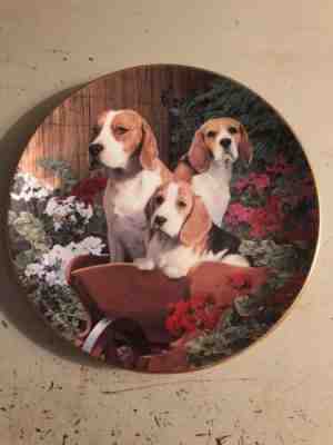 Danbury Mint Simon Mendez Wheelbarrow Buddies Beagle Limited Edition Plate MINT