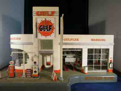 Danbury Mint 1:24 scale model Vintage GULF SERVICE STATION Display