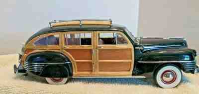 Danbury Mint 1942 Chrysler Town & Country Diecast Woody Wagon 
