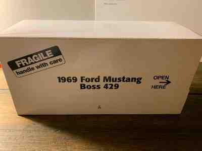 Danbury Mint Classic Cars 1:24 Scale Die Cast Car 1969 Ford Mustang Boss 429 Mnt