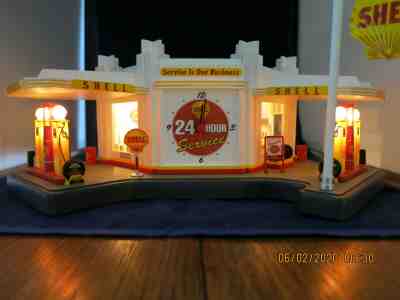 Danbury Mint 1:24 scale model Vintage SHELL SERVICE STATION Display