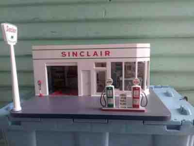 Danbury Mint Sinclair Gas Station Diorama 1:24 Scale 1950's Collectors Awesome !