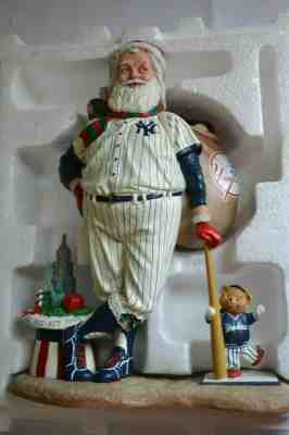 3pc Set MLB New York Yankees 2000 Santa, 2001 Sleigh and Mrs. Claus, Danbury OIB