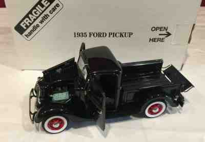 Danbury Mint 1935 Ford Pickup 1:24 Rubber Wheels Die Cast Truck Black [6]