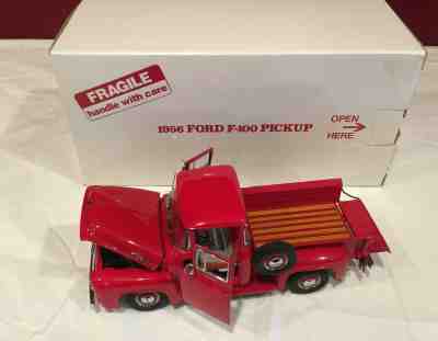 Danbury Mint 1956 Ford F-100 Pickup 1:24 Rubber Wheels Die Cast Truck Red  [5]