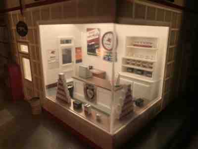 Danbury Mint Mobil Gas Service Station VERY RARE 
