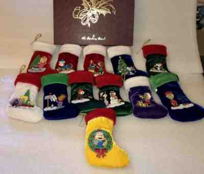RARE Danbury Mint Charlie Brown And The Peanuts Gang Mini Stocking 12 Piece Set