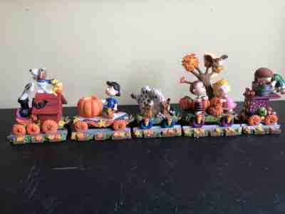 Peanuts Danbury Mint Halloween Pumpkin Patch Express Train - Snoopy