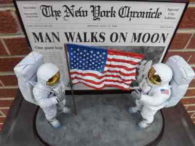 RARE DANBURY MINT NASA MODEL  MEN WALK ON MOON APOLLO 11  ONE SMALL STEP FOR MAN