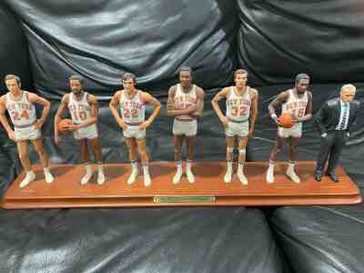 DANBURY MINT (VERY RARE) 1973 NY KNICKS FIGURINE