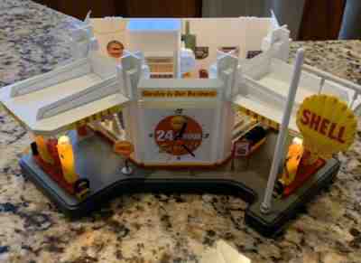 DANBURY MINT VINTAGE SHELL SERVICE STATION CLOCK DIORAMA DISPLAY. 1:24 SCALE 