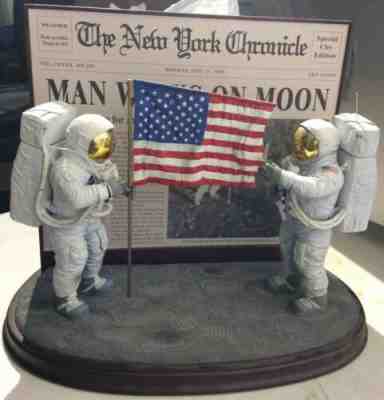 RARE DANBURY MINT NASA MODEL  MEN WALK ON MOON APOLLO 11  ONE SMALL STEP FOR MAN